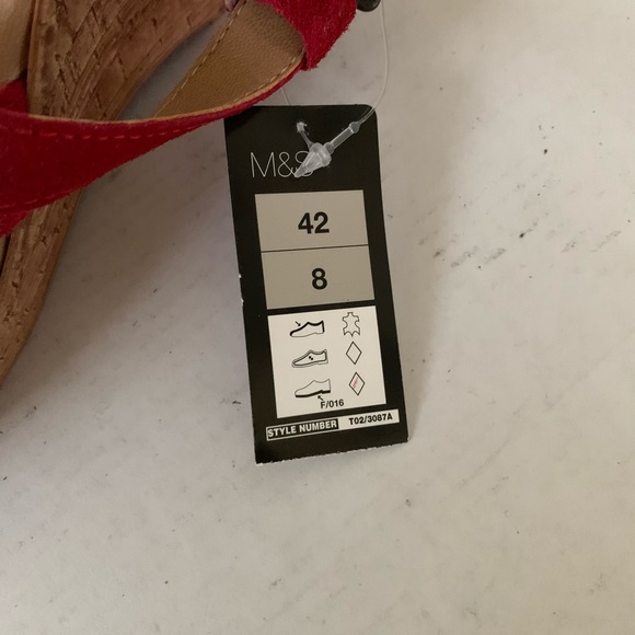 Marks & Spencer red suede sandals straps lightweight platform wedges Eur42 US 11 - Picture 4 of 6